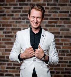 Александр Антонов