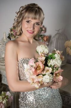 Елена Тихомирова