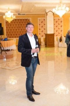 Олег Бугаков
