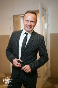 Владимир Певцов
