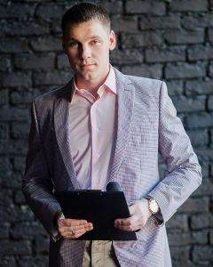 Александр Узунов